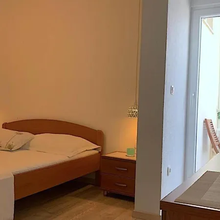 Adria Leut - One Bedroom With Seaview Apartment
