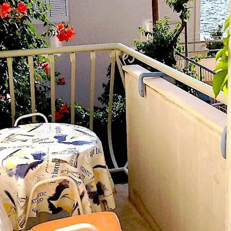 Adria Leut - One Bedroom With Seaview *